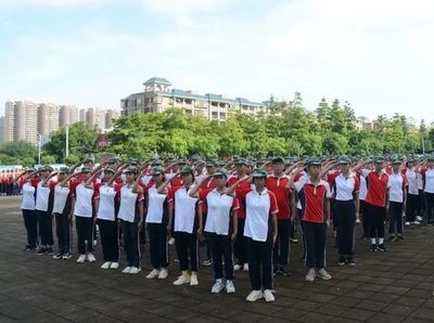 广东各地高中新生军训大PK!气质这块儿不能输!