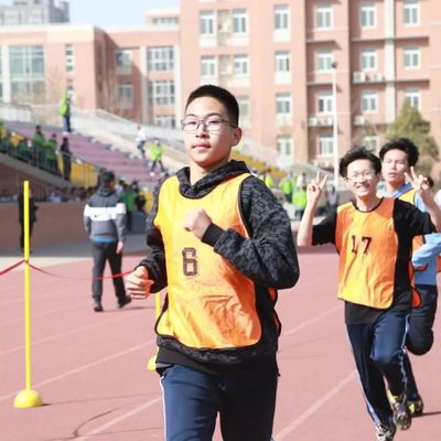 西安经开第二中学举行中考体育二模测试