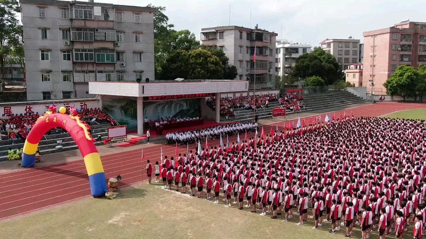 阳春市实验中学5千多名学子有序返校开学