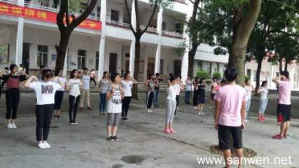 岭师“雏鹰朝阳”社会实践队--风雨无阻,为青春喝彩